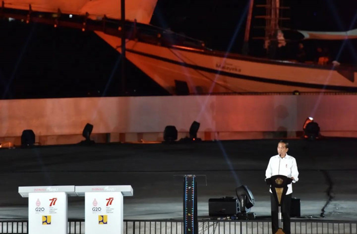 Setelah mengikuti perubahan dari tahun ke tahun, dia melihat Labuan Bajo telah ditata semakin baik dan cantik. Oleh karena itu, kata Presiden, kawasan itu harus dijaga dengan baik dengan cara ramah terhadap wisatawan dan memerhatikan kebersihan lingkungan.