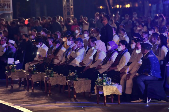 Presiden menuturkan bahwa saat ini pemerintah sedang terus berupaya untuk melakukan penataan di seluruh kawasan demi tercapainya kesejahteraan masyarakat sekitar.