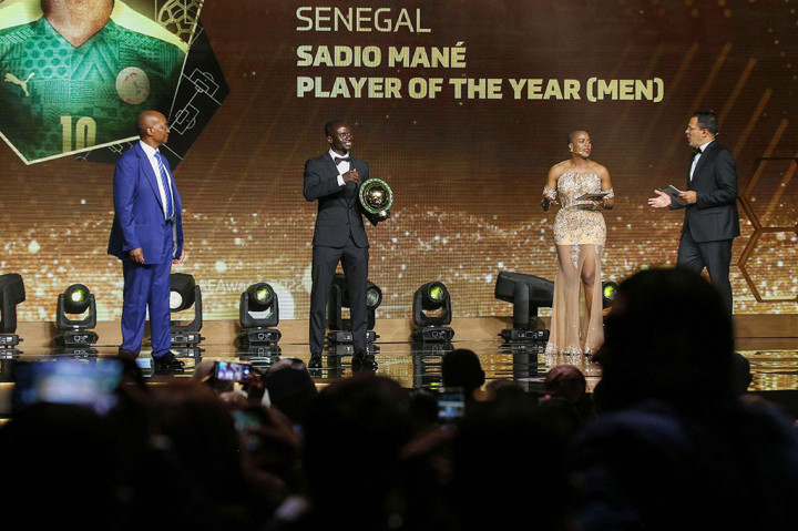 Dia mengungguli mantan rekan setimnya di Liverpool Mohamed Salah dari Mesir, dan sesama pemain timnas Senegal yang juga kiper Chelsea, Edouard Mendy.