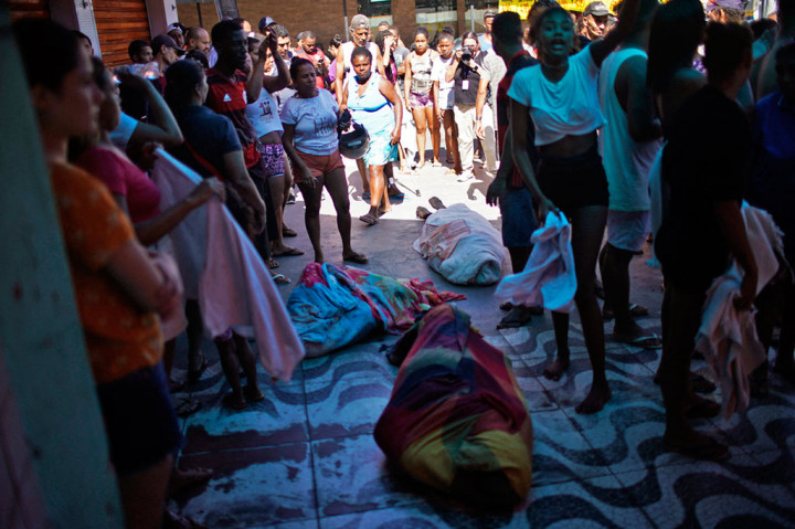 Sedikitnya 18 orang tewas dalam serbuan terbaru polisi yang menargetkan kelompok kejahatan terorganisir di permukiman kumuh padat penduduk di Rio de Janeiro, Brasil, Kamis, 21 Juli 2022.