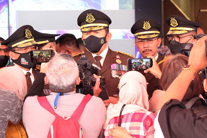 Jaksa Agung Sanitiar Burhanuddin meminta seluruh jajarannya jangan merusak kepercayaan masyarakat, meningkatkan performa, dan kepekaan dalam melihat potensi pelanggaran hukum yang menyangkut kelangsungan hidup orang banyak.