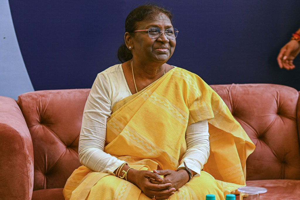 Calon presiden dari partai berkuasa India, National Democratic Alliance (NDA), Droupadi Murmu memenangkan pemilihan presiden di India, setelah meraih lebih dari 50 persen suara dari total suara dalam penghitungan putaran ketiga.