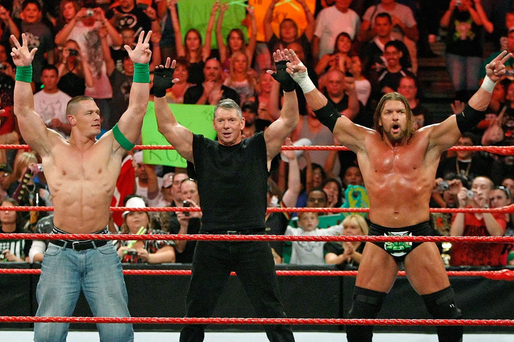 Putrinya Stephanie diangkat sebagai CEO dan ketua sementara, sementara penyelidikan pelanggaran yang sedang berlangsung terus berlanjut.