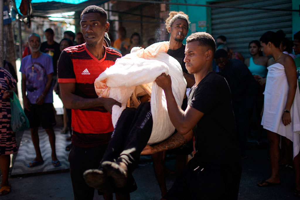 Sedikitnya 18 orang tewas dalam serbuan terbaru polisi yang menargetkan kelompok kejahatan terorganisir di permukiman kumuh padat penduduk di Rio de Janeiro, Brasil, Kamis, 21 Juli 2022.