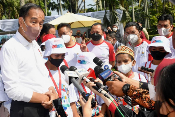 Kepala Negara menilai apa yang dilakukan remaja-remaja dalam kegiatan yang dikenal dengan sebutan 'Citayam Fashion Week' merupakan bentuk kreativitas yang positif dan harus didukung selama tidak melanggar aturan.