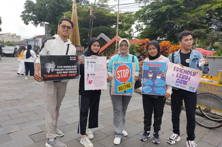 KPAT juga mengecam aksi perundungan anak sekolah dasar (SD) yang terjadi di wilayah Kecamatan Singaparna, Kabupaten Tasikmalaya, mengakibatkan anak depresi hingga meninggal dunia.