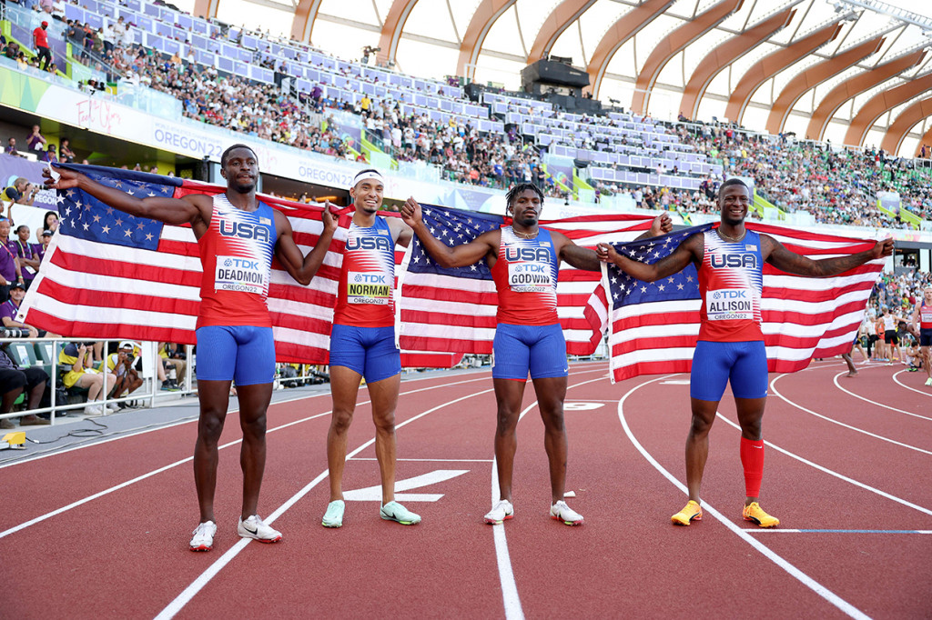 Amerika Serikat memenangkan estafet 4x400m putra di Kejuaraan Atletik Dunia di Eugene pada hari Minggu, 24 Juli 2022.