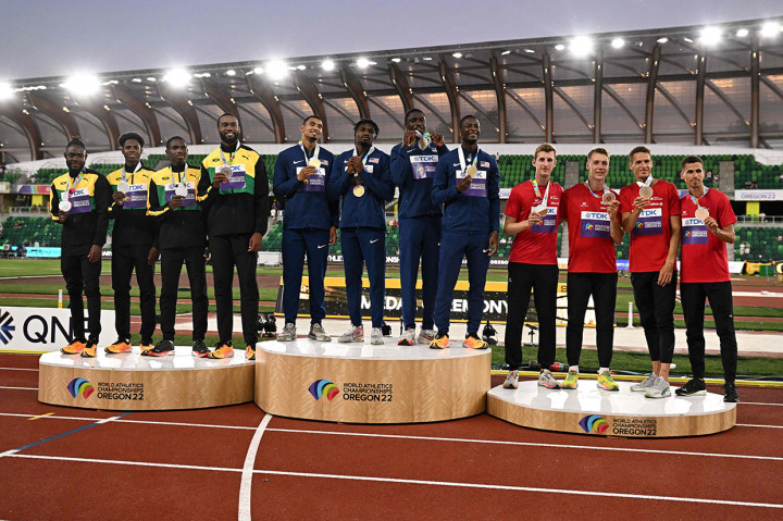 Jamaika meraih perak dengan catatan waktu 2 menit 58,58 detik, dan Belgia mengklaim perunggu dengan catatan waktu 2 menit 58,72 detik.