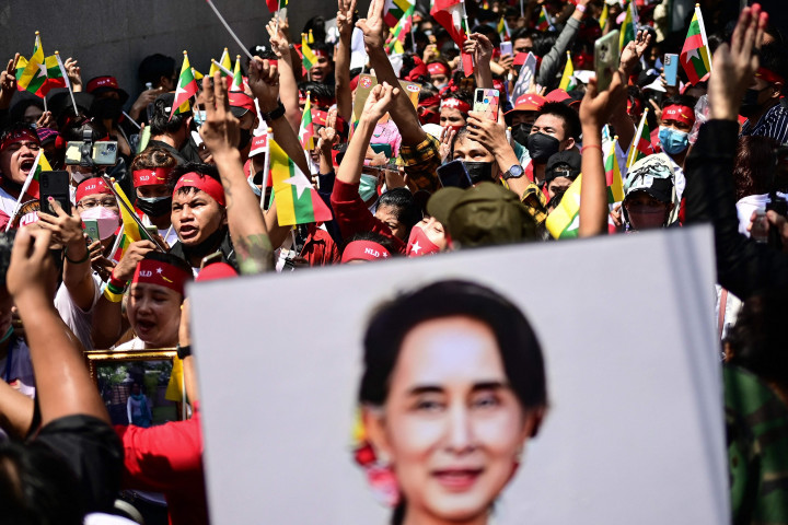 Tidak dijelaskan kapan eksekusi mati itu dilakukan. Namun hukuman dilakukan sesuai dengan prosedur penjara. Sebagai informasi, di Myanmar, eksekusi dilakukan dengan cara digantung.