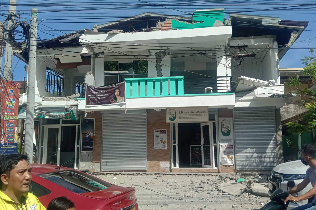 Survei Geologi Amerika Serikat (AS) atau USGS mencatat pusat gempa berada di lokasi berjarak 11 kilometer sebelah timur-tenggara kota Dolores. Pusat gempa disebut berada di kedalaman 10 kilometer. 