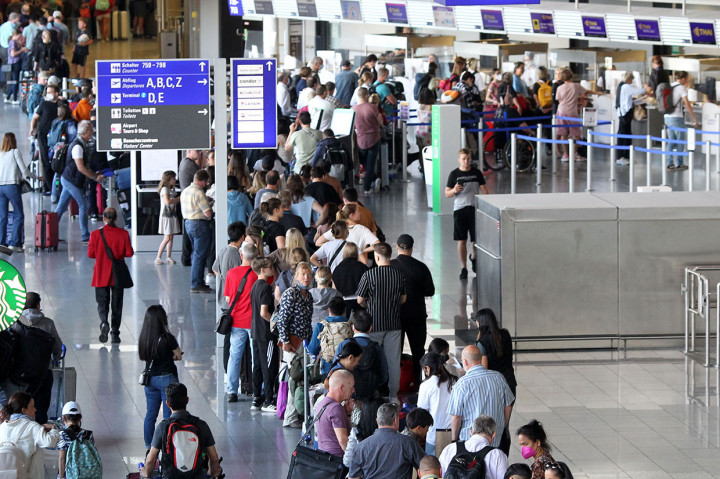 Lufthansa menghentikan lebih dari 1.000 penerbangan setelah pemogokan satu hari oleh staf darat dipanggil oleh serikat pekerja Verdi yang kuat awal pekan ini.