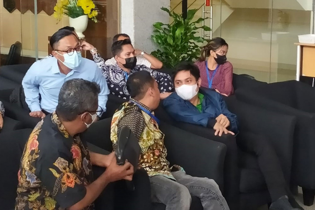 KPK telah menetapkan Mardani sebagai buronan sejak Selasa, 26 Juli 2022. Lembaga Antirasuah tersebut juga sudah meminta bantuan Bareskrim Mabes Polri untuk menangkapnya.