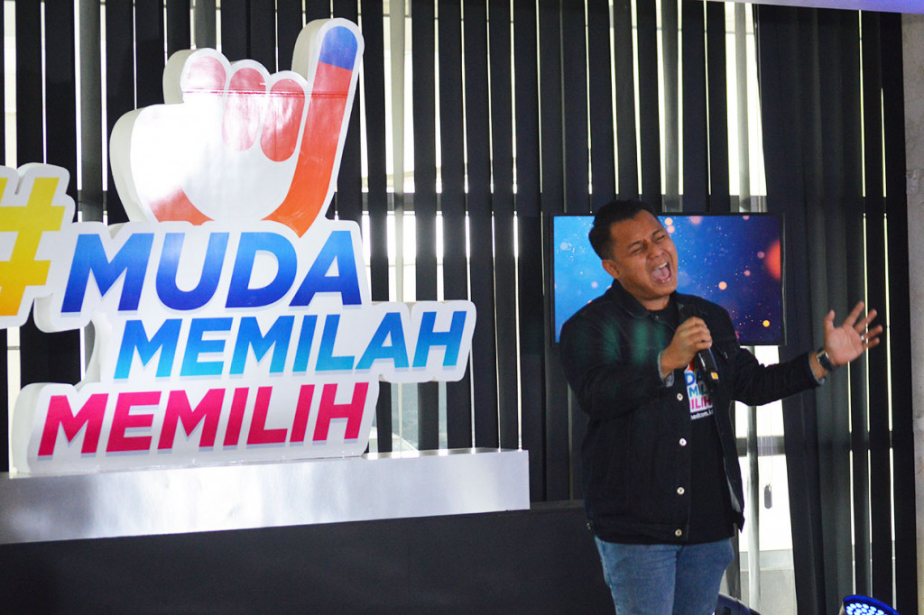 Peluncuran kanal Pemilu Medcom.id ditutup dengan penampilan Metro TV All Star, Fani Maulana yang membawakan beberapa lagu.