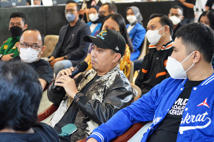 Acara tersebut dihadiri Komisioner Komisi Pemilihan Umum (KPU) Mochamad Afifuddin, anggota Badan Pengawas Pemilu (Bawaslu) Puadi. Kemudian, Ketua Fraksi NasDem Wibi Andrino, politikus Partai Golkar Puteri Anneta Komarudin, Ketua Departemen Politik Partai Keadilan Sejahtera (PKS) Nabil Ahmad Fauzi, politikus Partai Persatuan Pembangunan (PPP) Wan Muhammad Ilham, juru bicara Partai Demokrat Herzaky Mahendra Putra, dan Wakil Bendahara Umum Partai Amanat Nasional (PAN) Tengku Rizki Aljupri.