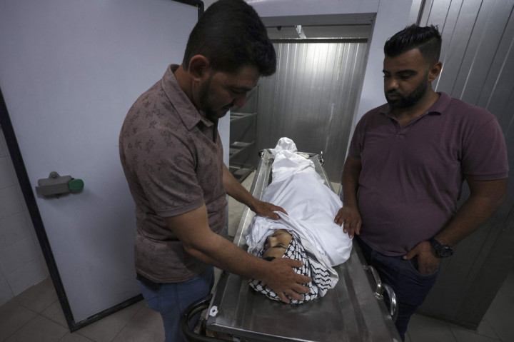 Tentara Israel mengatakan telah melakukan intervensi setelah ratusan orang Palestina menurut mereka menghasut kerusuhan dengan kekerasan. 