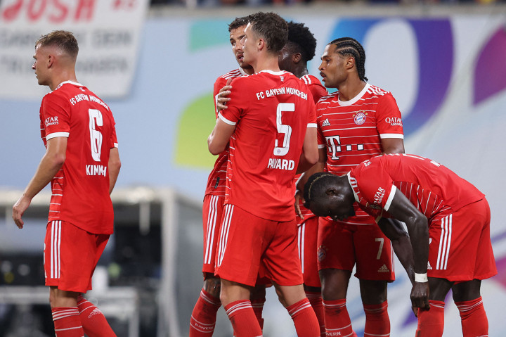 Namun enam menit kemudian giliran Bayern Muenchen yang mencetak gol lewat Serge Gnabry. Lalu Leipzig mampu memperkecil ketertinggalan menjadi 2-4 lewat gol penalti Christoper Nkunku.