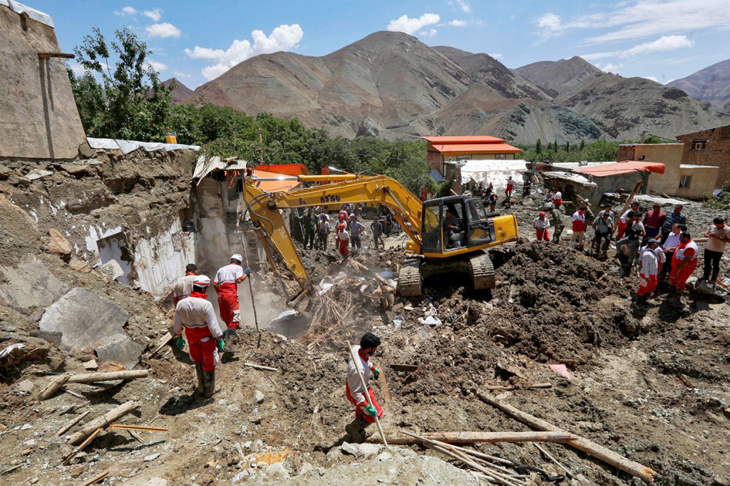 Banjir menerjang hampir seluruh wilayah di Iran dalam seminggu terakhir. 