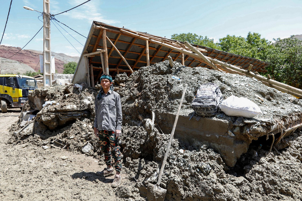 Total korban tewas mencapai 80 orang tewas dan 30 orang hilang media pemerintah melaporkan Sabtu, 30 Juli 2022.