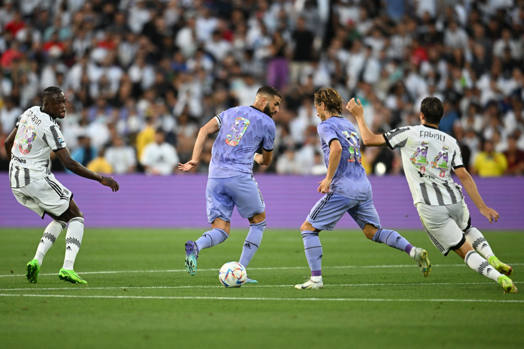 Real Madrid menang 2-0 lewat gol penalti Karim Benzema di menit ke-19 dan tembakan Marco Asensio di menit ke-69.