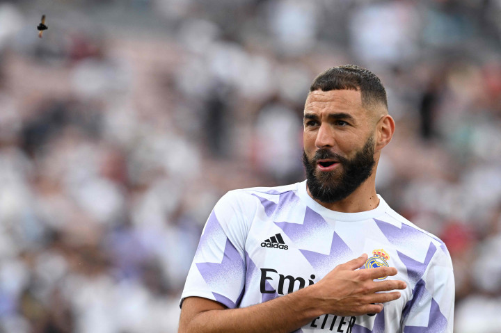 Karim Benzema melakukan selebrasi usai mencetak gol ke gawang Real Madrid.