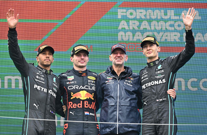 Sementara itu, Mercedes kembali mengamankan double podium lewat Lewis Hamilton dan George Russell.