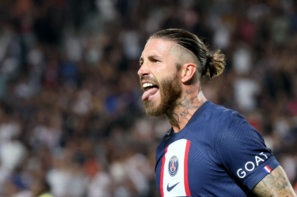 Lalu, Sergio Ramos membuat kedudukan menjadi 3-0 ketika laga memasuki menit ke-57.