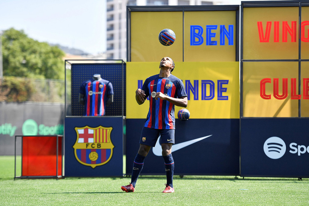 Jules Kounde adalah pemain baru yang didatangkan oleh FC Barcelona di bursa transfer musim panas tahun ini.