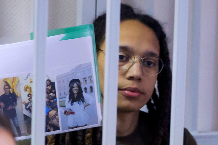 Berbicara di persidangan pada 27 Juli, Griner mengatakan masih tidak tahu bagaimana kartrid itu berada di tasnya. 