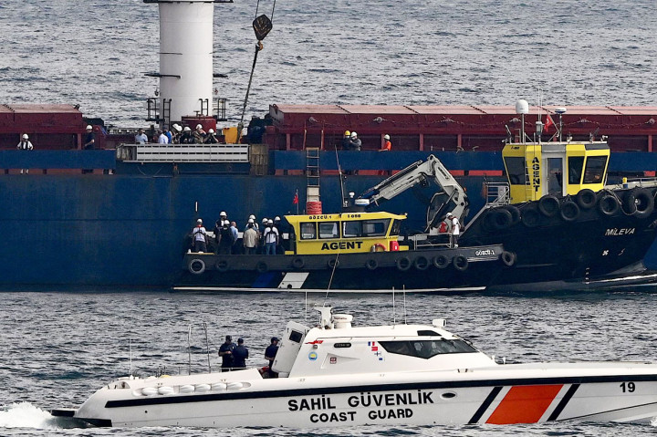 Pejabat Rusia, Ukraina, Turki, dan AS, Rabu, 3 Agustus 2022, akan memeriksa apakah pengiriman biji-bijian tersebut sesuai dengan perjanjian penting yang ditandatangani bulan lalu oleh Moskow dan Kyiv untuk membuka blokir ekspor pertanian Ukraina dan meringankan krisis pangan global. Tujuan akhir kapal tersebut adalah Lebanon.