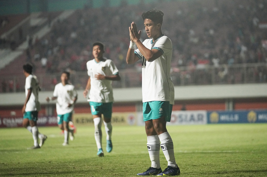 Indonesia pesta gol ke gawang Singapura di Piala AFF U-16 2022. Bertanding di Stadion Maguwoharjo, Sleman, Rabu, 3 Agustus 2022, Pasukan Bima Sakti menang telak 9-0.
