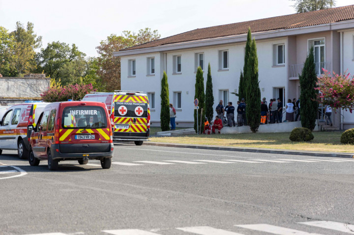 Ledakan itu terjadi di sebuah bangunan di pabrik Manuco di Bergerac, di wilayah barat daya Dordogne, yang membuat nitroselulosa, senyawa yang sangat mudah terbakar yang digunakan untuk amunisi. Delapan orang luka-luka akibat kejadian tersebut.