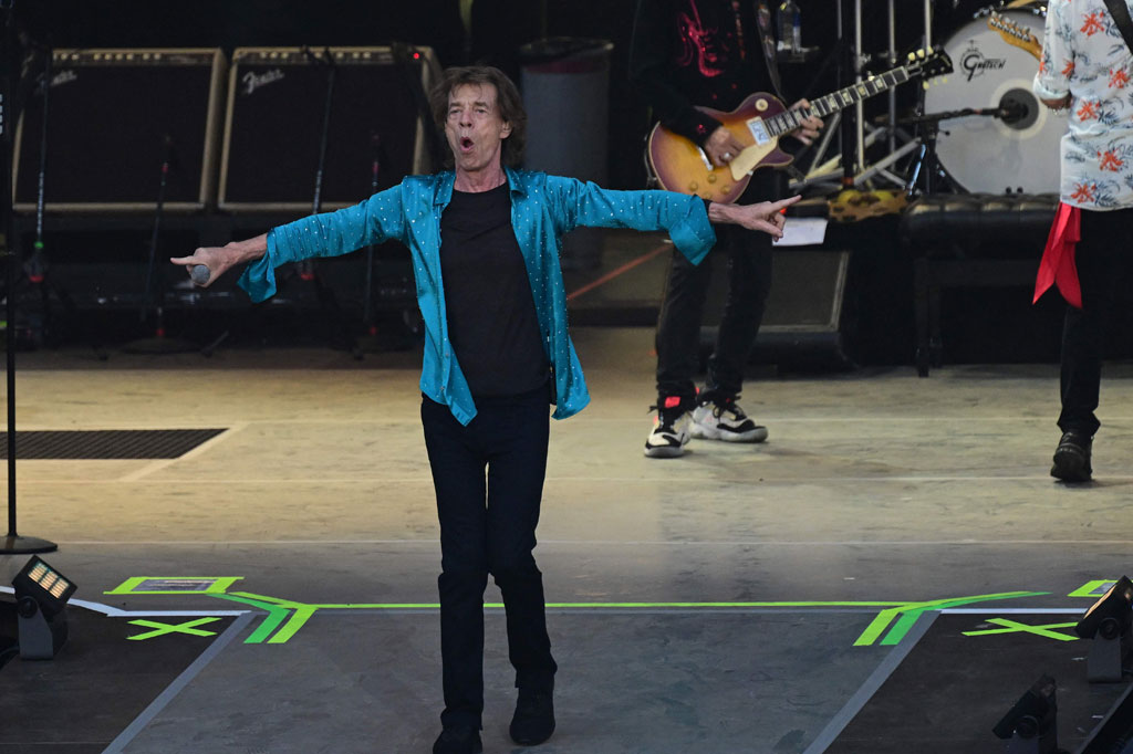 The Rolling Stones mengakhiri tur peringatan 60 tahun mereka pada Rabu, 3 Agustus 2022, di Jerman, dengan penghormatan emosional kepada mendiang drummer Charlie Watts.