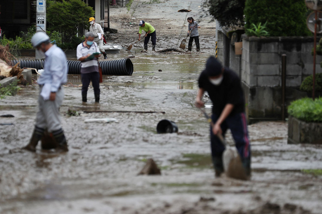 Sedikitnya tiga orang hilang dan ratusan ribu lainnya diperintahkan untuk mengungsi pada Kamis, 4 Agustus 2022.