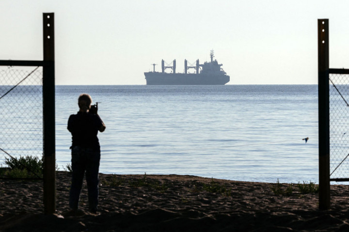 Tiga lagi kapal sarat dengan biji-bijian berlayar dari Ukraina pada hari Jumat, 5 Agustus, di bawah kesepakatan yang didukung PBB untuk mencabut blokade Rusia di Laut Hitam.