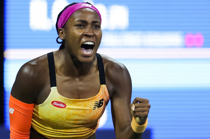 Petenis remaja AS Coco Gauff meraih kemenangan 6-4 6-4 atas juara Grand Slam empat kali Naomi Osaka di turnamen lapangan keras WTA di San Jose, California, Kamis, 4 Agustus 2022 waktu setempat.