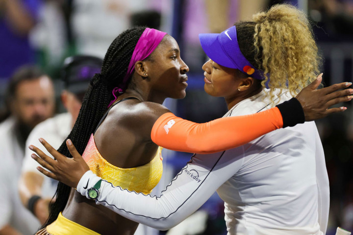 Di set kedua Osaka terus melakukan perlawanan. Gauff mencoba untuk lebih sabar dan kemudian memenangi dua poin berikutnya pada match point untuk memastikan kemenangan.