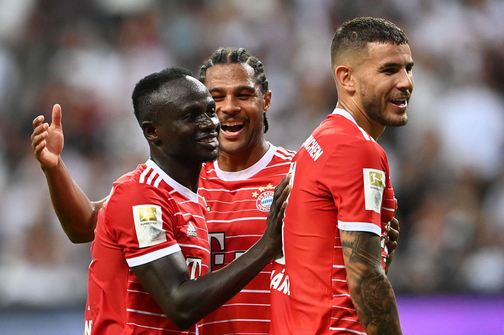 Muenchen terus menggila dan menambah keunggulan pada menit ke-29 lewat gol debut Sadio Mane dengan tandukan usai menyambut umpan silang Serge Grabry.