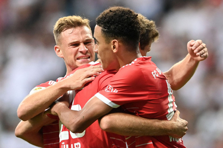 Namun Musiala kemudian mencetak gol keduanya pada menit ke-83 untuk mengembalikan keunggulan lima gol Muenchen dengan menempatkan bola di bawah Trapp dari jarak dekat setelah sebelumnay melewati beberapa pemain bertahan Frankfurt.