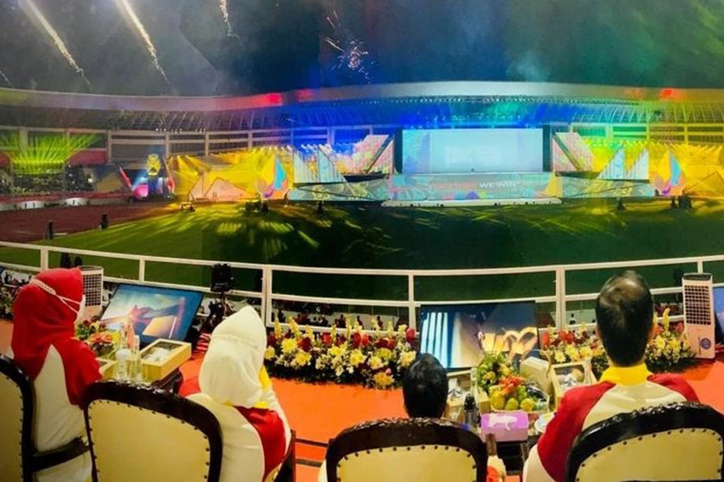 Upacara penutupan pesta olahraga difabel se-Asia Tenggara ini digelar di Stadion Manahan, Kota Solo, Jawa Tengah, Sabtu, 6 Agustus 2022, malam.
