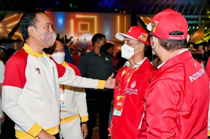 Dalam penutupan ini, Jokowi mengapresiasi semua atlet kontingen hingga semua orang yang terlibat dalam penyelenggaraan ASEAN Para Games 2022.