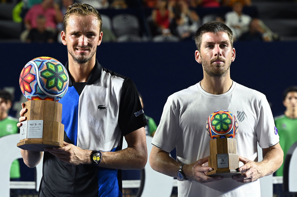 Daniil Medvedev merebut gelar pertamanya musim ini ketika dia mengalahkan Cameron Norrie 7-5, 6-0 untuk memenangi Abierto de Tenis Mifel di Los Cabos, Sabtu, 6 Agustus 2022, waktu setempat.