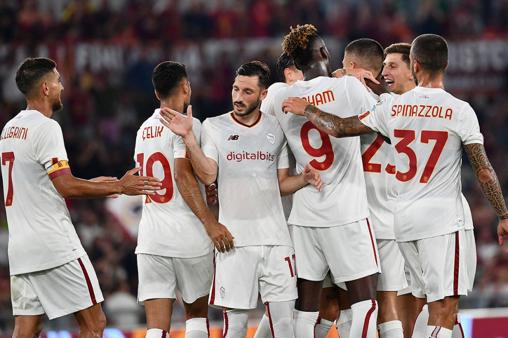 Pertandingan melawan Shakhtar menjadi laga uji coba pramusim terakhir AS Roma jelang bergulirnya Liga Italia. Pasukan Jose Mourinho itu akan mengawali Serie A dengan tandang ke markas Salernitana, Senin, 15 Agustus 2022, dini hari WIB.