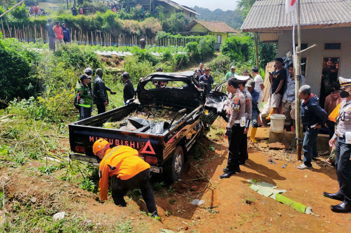 Sementara itu, Kapolres Ciamis AKBP Tony Prasetyo Yudhangkoro mengatakan, kecelakaan yang tersebut masih dalam penyelidikan terutama berkaitan dengan rem apakah kendaraan itu blong atau tidak.  
