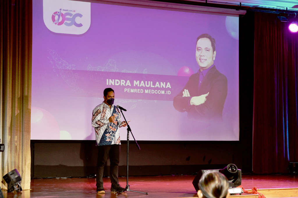 Pemimpin Redaksi Medcom.id Indra Maulana memberikan sambutan saat Peluncuran Beasiswa OSC (Online Scholarshiop Competition) Medcom.id 2022 di Universitas Tarumanagara (Untar) Jakarta, Senin, 8 Agustus 2022.