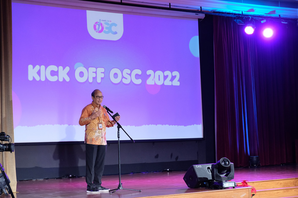 Deputi Sumber Daya Manusia IPTEK BRIN, Edy Giri Rachman Putra memberikan sambutan saat Peluncuran Beasiswa OSC (Online Scholarshiop Competition) Medcom.id 2022 di Universitas Tarumanagara (Untar) Jakarta, Senin, 8 Agustus 2022.
