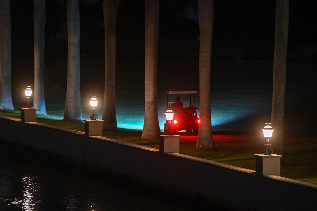 Mantan presiden ke-45 AS itu juga keluar dari Trump Tower di New York City pada Senin, 8 Agustus 2022, malam tanpa menjawab pertanyaan, lapor NBC.