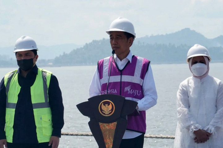 Jokowi mengatakan pelabuhan ini menjadi pelabuhan yang terbesar di Pulau Kalimantan. Dia berharap investasi besar pembangunan pelabuhan tak disia-siakan.