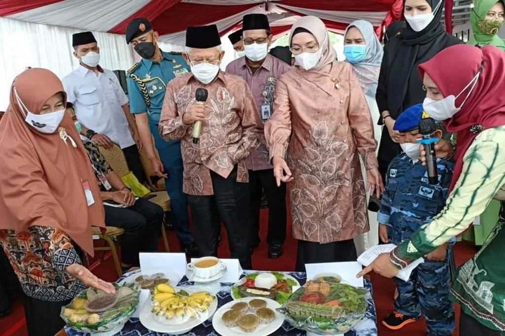 Wury juga mengingatkan bahwa asupan ASI eksklusif untuk bayi usia 0-5 bulan sangat berharga, di mana selama 6 bulan pertama, bayi cukup diberikan ASI saja tanpa menambahkan dan/atau mengganti dengan makanan atau minuman lain, termasuk air putih.