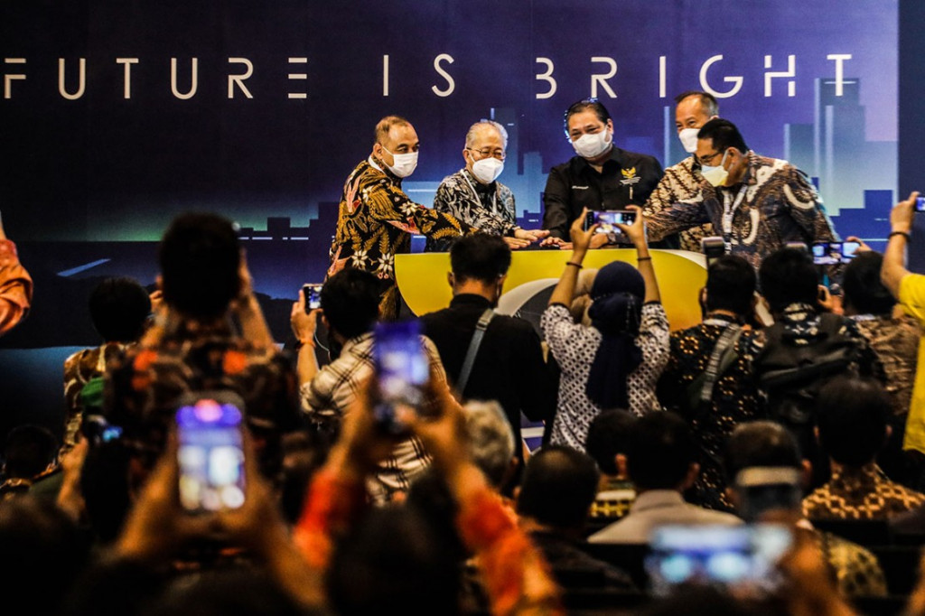 Menteri Koordinator Bidang Perekonomian Airlangga Hartarto secara resmi membuka pameran otomotif Gaikindo Indonesia International Auto Show (GIIAS) 2022 di ICE, BSD, Tangerang Selatan, Kamis, 11 Agustus 2022.