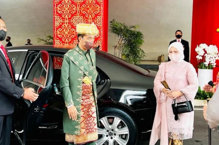 Presiden Joko Widodo tiba di Kompleks Parlemen Senayan pada Selasa, 16 Agustus 2022, untuk menghadiri Sidang Tahunan MPR RI serta Sidang Bersama DPR RI dan DPD RI Tahun 2022. 